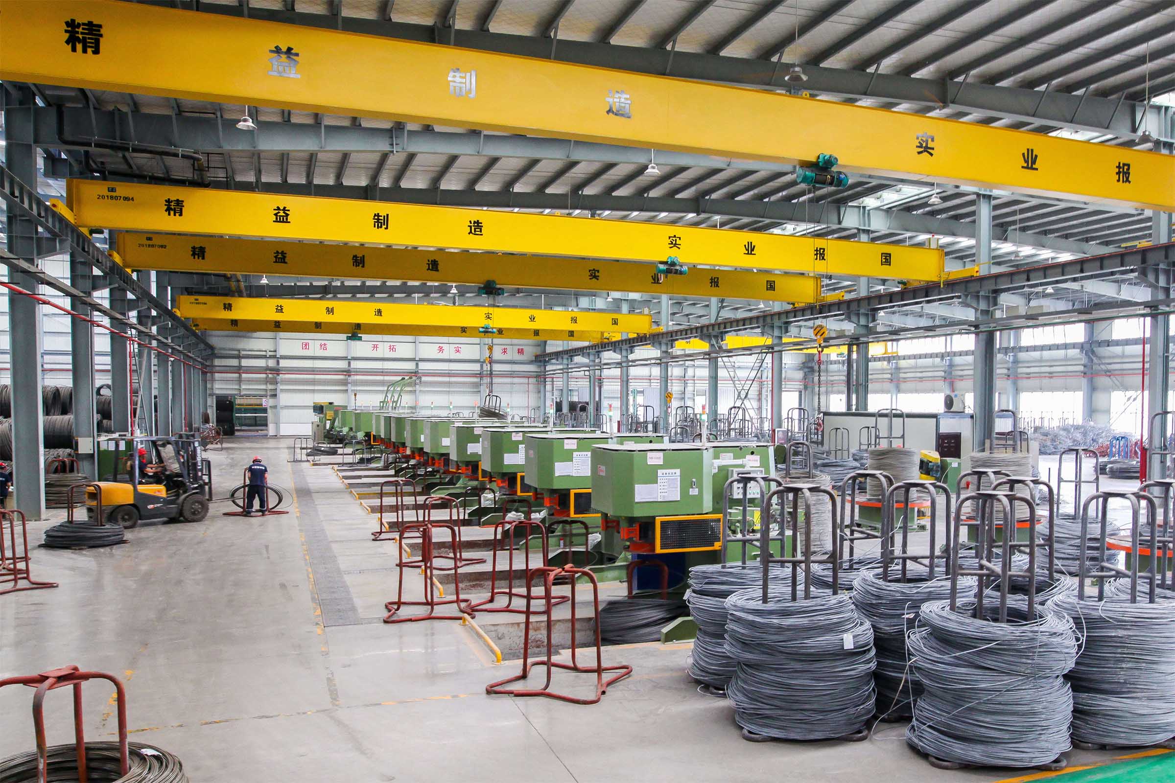 AG尊时凯龙人生就新材料工厂拉丝车间 AG尊时凯龙人生就新材料工厂拉丝车间